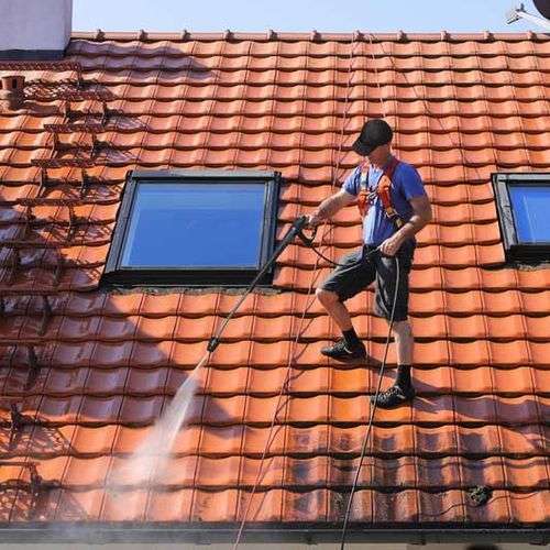 Reinigen van pannendak in Zaandijk